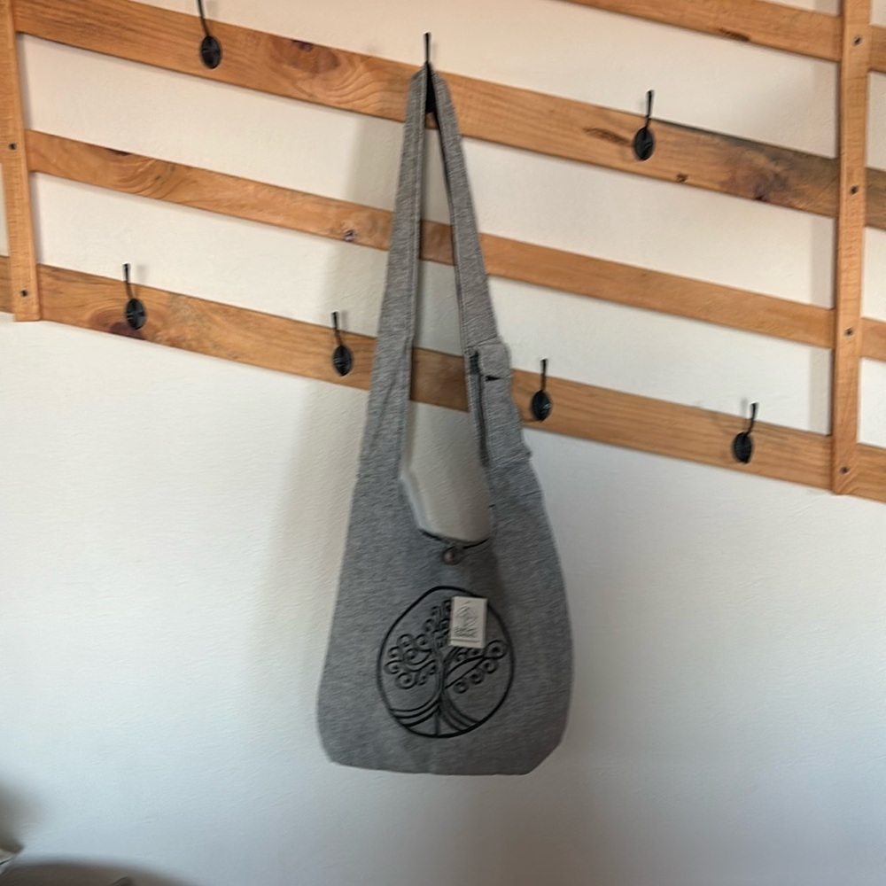 🎁🌞 NWT Gray Crossbody Bag with Soft Fabric and Long Strap